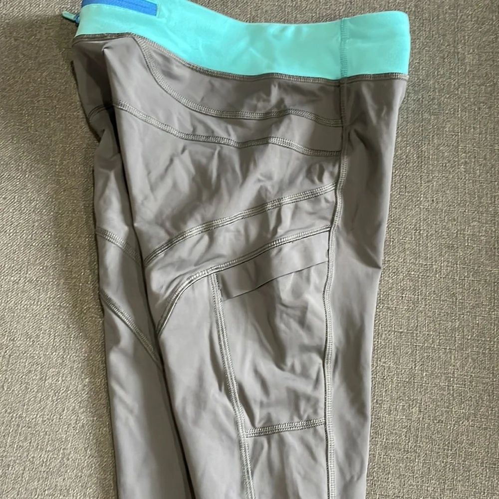 Ivivva Gray and Turquoise trim Crops 12